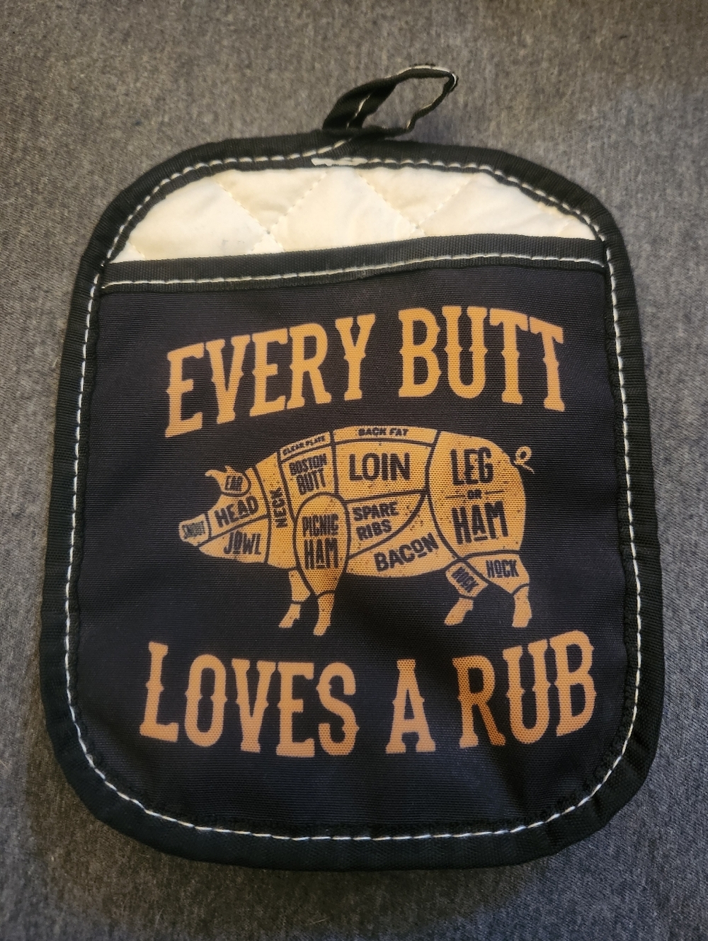 Pig-Themed Kitchen Set with Oven Mitt & Potholder - Picture 2 of 5